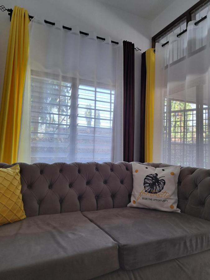 Halisi Stays 1Bed Near Sgr/Airport מומבסה מראה חיצוני תמונה